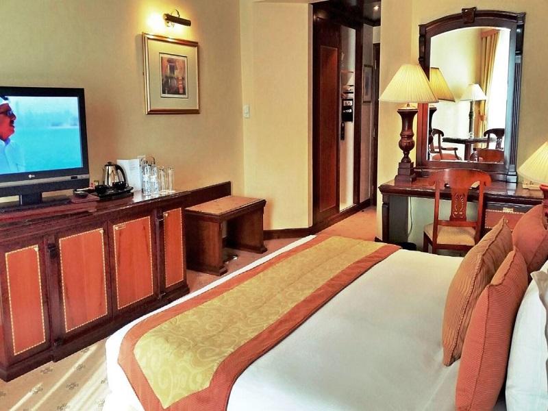 โรงแรมคาร์ลตัน พาเลซ ดูไบ ภายนอก รูปภาพ A room at the hotel