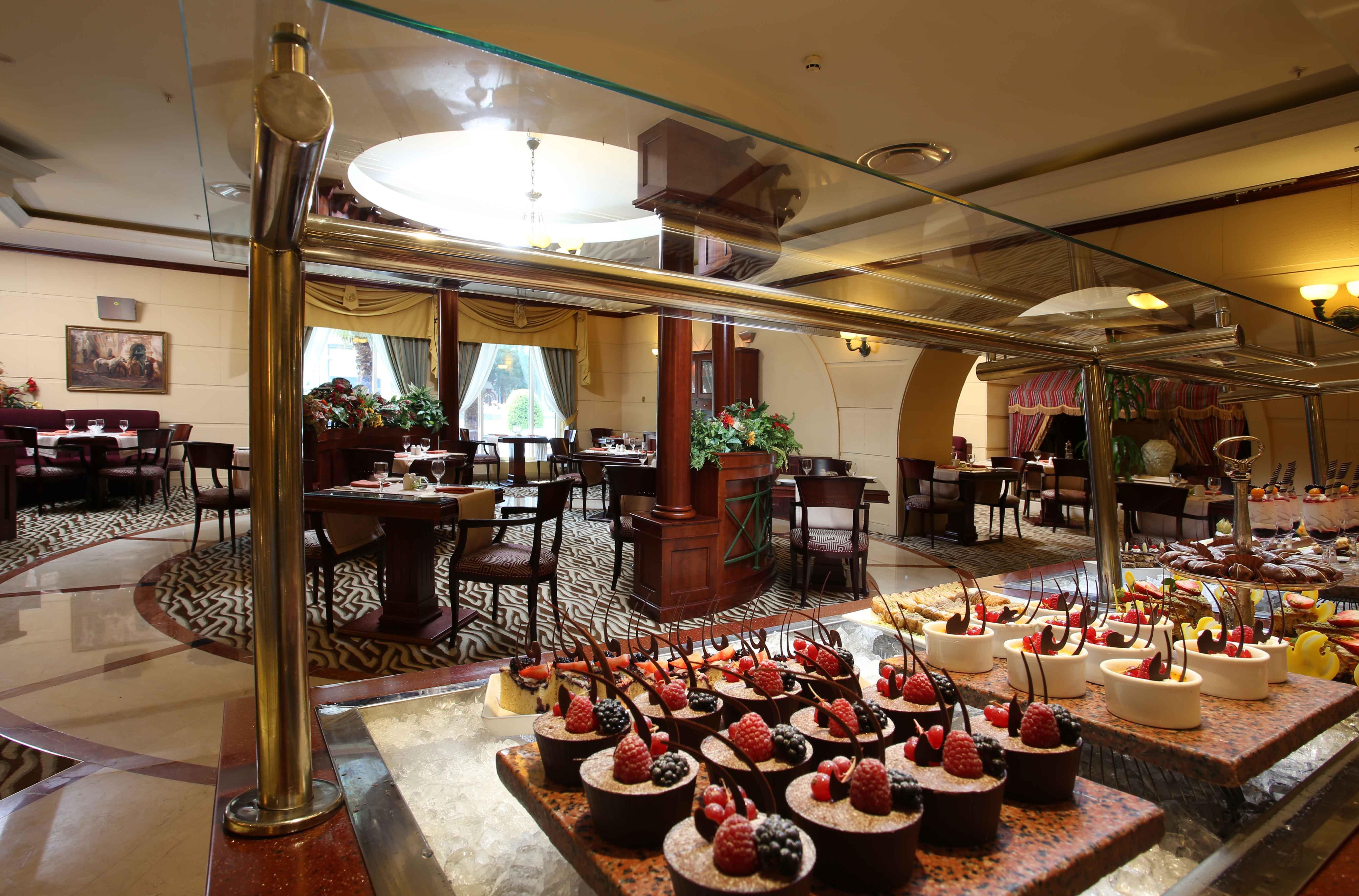 โรงแรมคาร์ลตัน พาเลซ ดูไบ ภายนอก รูปภาพ The restaurant
