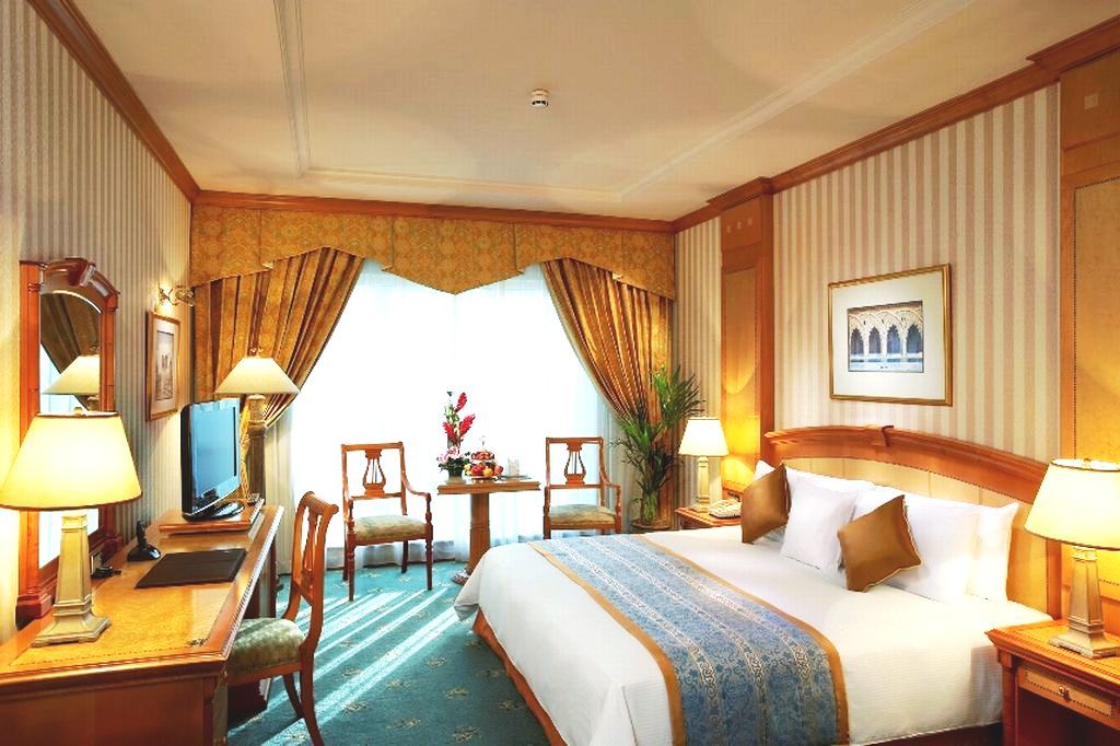 โรงแรมคาร์ลตัน พาเลซ ดูไบ ภายนอก รูปภาพ A room at the hotel