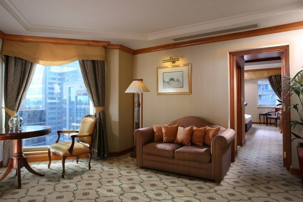 โรงแรมคาร์ลตัน พาเลซ ดูไบ ภายนอก รูปภาพ A suite at the hotel